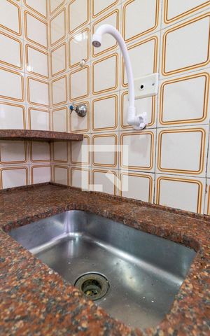 Apartamento à venda com 51m², 2 quartos e 1 vaga Apartamento à venda com 51m², 2 quartos e 1 vagaBanheiro