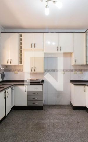 Casa para alugar com 430m², 4 quartos e 6 vagas Casa para alugar com 430m², 4 quartos e 6 vagasCozinha