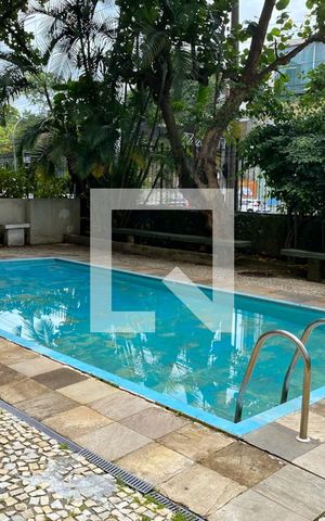 Apartamento à venda com 165m², 4 quartos e 2 vagas Apartamento à venda com 165m², 4 quartos e 2 vagasÁrea comum - Piscina