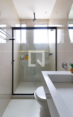Apartamento à venda com 165m², 4 quartos e 2 vagas Apartamento à venda com 165m², 4 quartos e 2 vagasBanheiro social