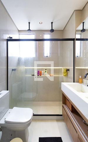 Apartamento à venda com 165m², 4 quartos e 2 vagas Apartamento à venda com 165m², 4 quartos e 2 vagasDetalhe do banheiro da suíte