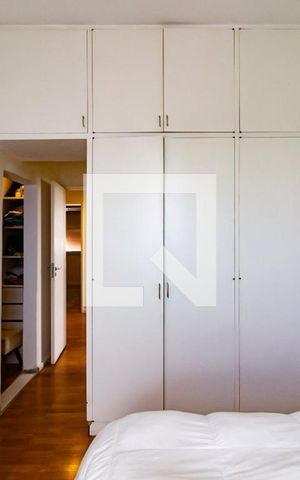 Apartamento à venda com 165m², 4 quartos e 2 vagas Apartamento à venda com 165m², 4 quartos e 2 vagasDetalhe da suíte