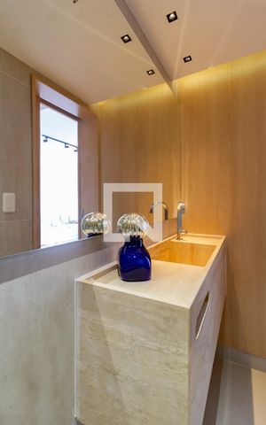 Apartamento à venda com 165m², 4 quartos e 2 vagas Apartamento à venda com 165m², 4 quartos e 2 vagasDetalhe do lavabo