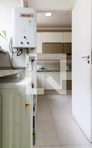 Apartamento à venda com 165m², 4 quartos e 2 vagas Apartamento à venda com 165m², 4 quartos e 2 vagasDetalhe da área de serviço