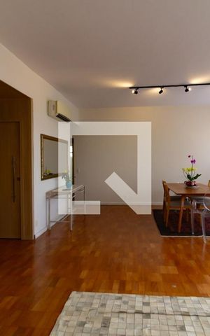 Apartamento à venda com 165m², 4 quartos e 2 vagas Apartamento à venda com 165m², 4 quartos e 2 vagasDetalhe da sala