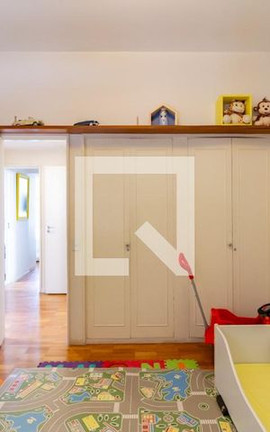 Apartamento à venda com 165m², 4 quartos e 2 vagas Apartamento à venda com 165m², 4 quartos e 2 vagasDetalhe do quarto 2