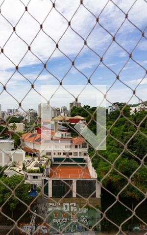 Apartamento à venda com 165m², 4 quartos e 2 vagas Apartamento à venda com 165m², 4 quartos e 2 vagasVista da suíte