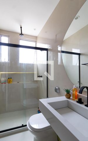 Apartamento à venda com 165m², 4 quartos e 2 vagas Apartamento à venda com 165m², 4 quartos e 2 vagasDetalhe do banheiro social
