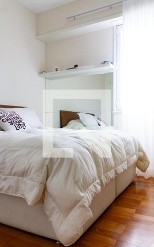 Apartamento à venda com 165m², 4 quartos e 2 vagas Apartamento à venda com 165m², 4 quartos e 2 vagasDetalhe da suíte