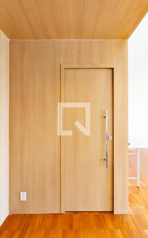 Apartamento à venda com 165m², 4 quartos e 2 vagas Apartamento à venda com 165m², 4 quartos e 2 vagasHall de entrada