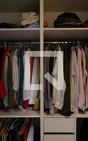 Apartamento à venda com 165m², 4 quartos e 2 vagas Apartamento à venda com 165m², 4 quartos e 2 vagasDetalhe do closet