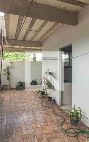 Studio para alugar com 2000m², 1 quarto e sem vaga Studio para alugar com 2000m², 1 quarto e sem vagaEntrada