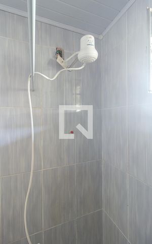 Studio para alugar com 2000m², 1 quarto e sem vaga Studio para alugar com 2000m², 1 quarto e sem vagaDetalhe do Banheiro