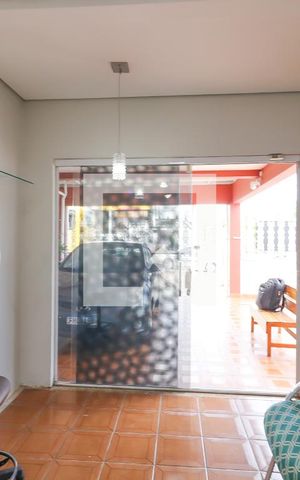 Casa para alugar com 130m², 4 quartos e 4 vagas Casa para alugar com 130m², 4 quartos e 4 vagasSala