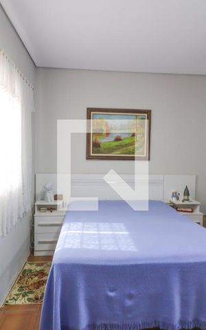 Casa para alugar com 130m², 4 quartos e 4 vagas Casa para alugar com 130m², 4 quartos e 4 vagasQuarto