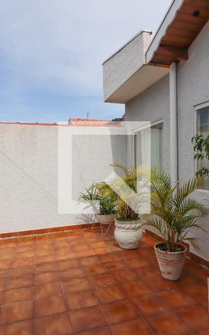Casa para alugar com 130m², 4 quartos e 4 vagas Casa para alugar com 130m², 4 quartos e 4 vagasQuintal