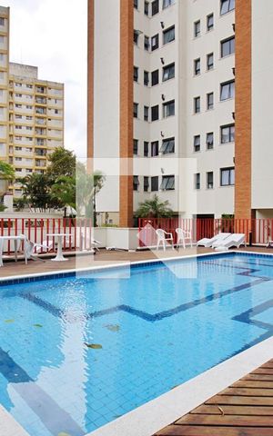 Apartamento à venda com 75m², 3 quartos e 2 vagas Apartamento à venda com 75m², 3 quartos e 2 vagasÁrea comum - Piscina