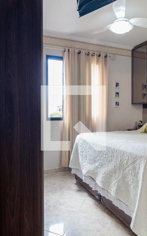 Apartamento à venda com 75m², 3 quartos e 2 vagas Apartamento à venda com 75m², 3 quartos e 2 vagasSuíte