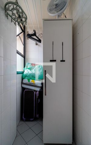 Apartamento à venda com 75m², 3 quartos e 2 vagas Apartamento à venda com 75m², 3 quartos e 2 vagasÁrea de Serviço