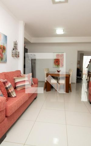 Casa à venda com 345m², 4 quartos e 3 vagas Casa à venda com 345m², 4 quartos e 3 vagasSala, ambiente estar