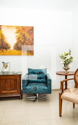 Casa à venda com 345m², 4 quartos e 3 vagas Casa à venda com 345m², 4 quartos e 3 vagasSala - Ambiente de estar