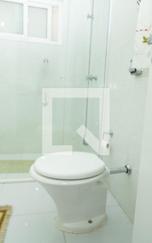 Casa à venda com 345m², 4 quartos e 3 vagas Casa à venda com 345m², 4 quartos e 3 vagasBanheiro 2 - Louça sanitária