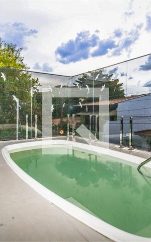 Casa à venda com 345m², 4 quartos e 3 vagas Casa à venda com 345m², 4 quartos e 3 vagasPiso superior, piscina com aquecimento a gás