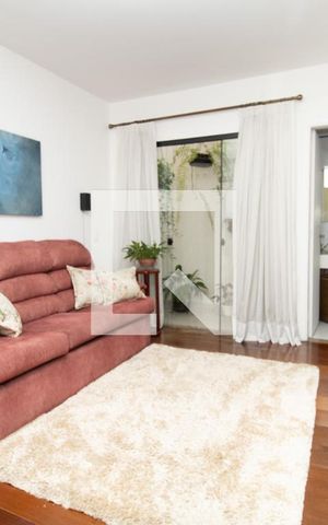 Casa à venda com 345m², 4 quartos e 3 vagas Casa à venda com 345m², 4 quartos e 3 vagasSuite 1