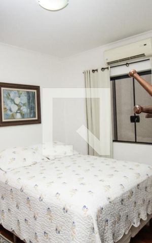 Casa à venda com 345m², 4 quartos e 3 vagas Casa à venda com 345m², 4 quartos e 3 vagasSuite 2