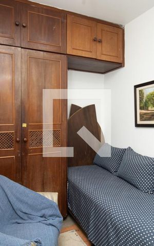 Casa à venda com 345m², 4 quartos e 3 vagas Casa à venda com 345m², 4 quartos e 3 vagasQuarto de serviço - Armário