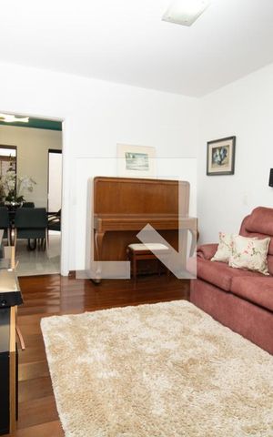 Casa à venda com 345m², 4 quartos e 3 vagas Casa à venda com 345m², 4 quartos e 3 vagasSuite 1