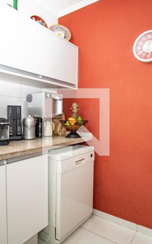 Casa à venda com 345m², 4 quartos e 3 vagas Casa à venda com 345m², 4 quartos e 3 vagasCozinha - armários e eletrodomésticos