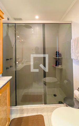 Apartamento à venda com 170m², 3 quartos e 2 vagas Apartamento à venda com 170m², 3 quartos e 2 vagasBanheiro da Suíte 2