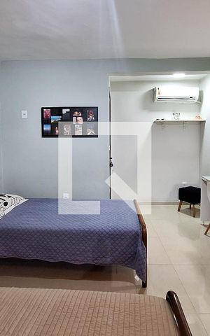 Casa à venda com 360m², 3 quartos e 6 vagas Casa à venda com 360m², 3 quartos e 6 vagasSuíte