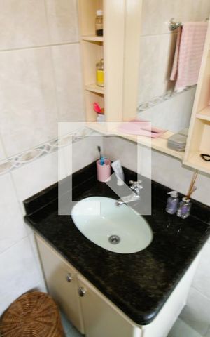 Casa à venda com 137m², 4 quartos e 3 vagasBanheiro da Suíte 2