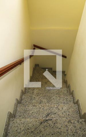Casa à venda com 137m², 4 quartos e 3 vagasSala - Escada