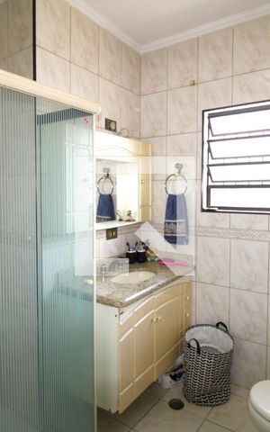 Casa à venda com 137m², 4 quartos e 3 vagasBanheiro da Suíte 1