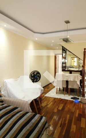 Casa à venda com 137m², 4 quartos e 3 vagasSala