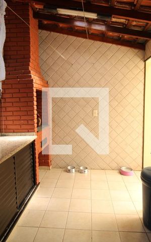 Casa à venda com 137m², 4 quartos e 3 vagasQuintal