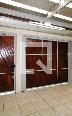 Casa à venda com 137m², 4 quartos e 3 vagasGaragem