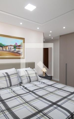 Casa à venda com 240m², 4 quartos e 2 vagasQuarto Suíte