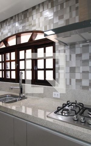 Casa à venda com 240m², 4 quartos e 2 vagasCozinha