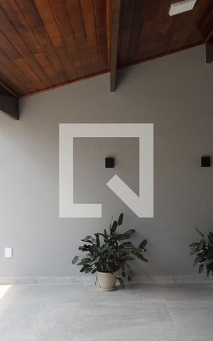 Casa à venda com 240m², 4 quartos e 2 vagasQuarto Suíte - varanda