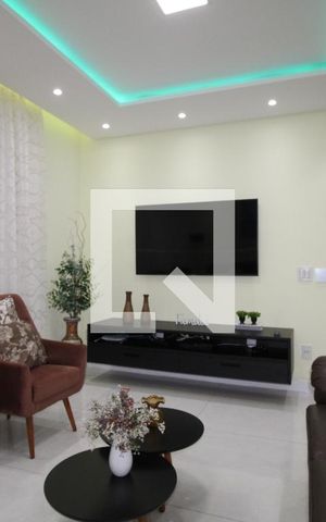 Casa à venda com 240m², 4 quartos e 2 vagasSala