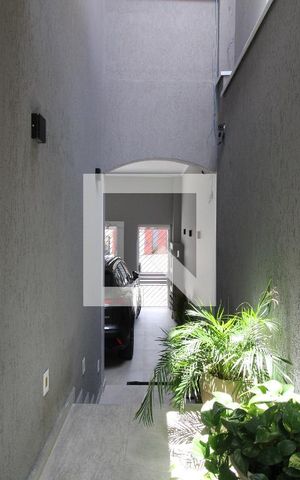 Casa à venda com 240m², 4 quartos e 2 vagasEntrada