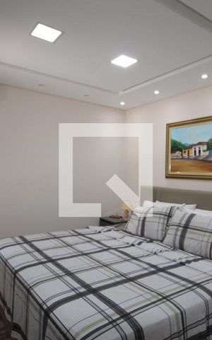 Casa à venda com 240m², 4 quartos e 2 vagasQuarto Suíte