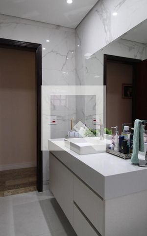 Casa à venda com 240m², 4 quartos e 2 vagasBanheiro 2
