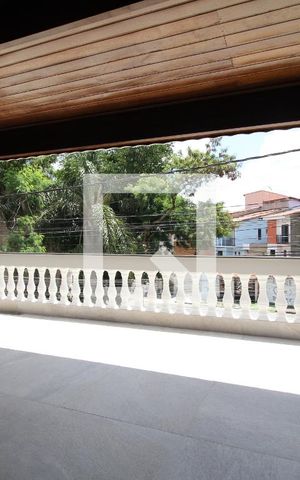 Casa à venda com 240m², 4 quartos e 2 vagasQuarto Suíte - varanda