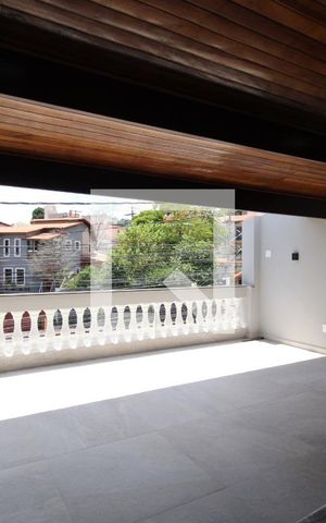 Casa à venda com 240m², 4 quartos e 2 vagasQuarto Suíte - varanda