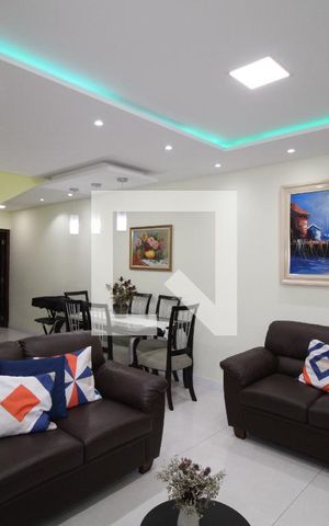 Casa à venda com 240m², 4 quartos e 2 vagasSala